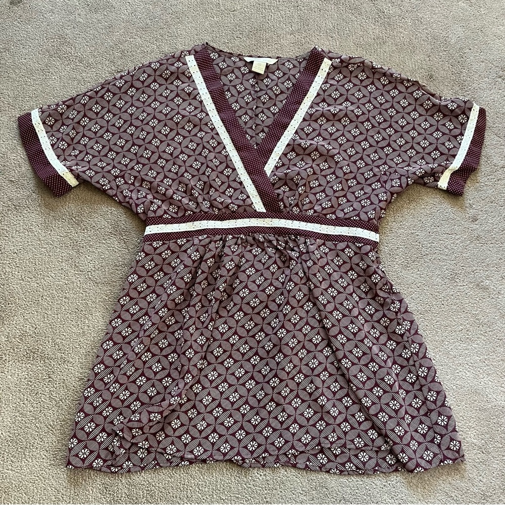 2/$20 jonathan martin Sheer Lace Detail V-Neck Tie Back Tunic
